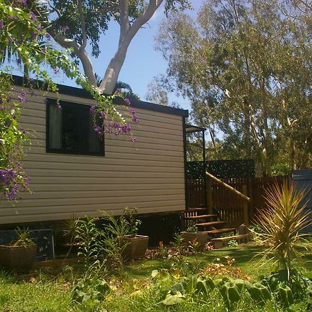 The Mini Manor On Mandalay Apartment Nelly Bay Exterior photo